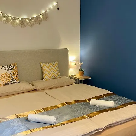 Apartamento Fewozauber - Dom Suite, Zentral, 7 Pers, 4 Zimmer, Design, Family, Haustier *