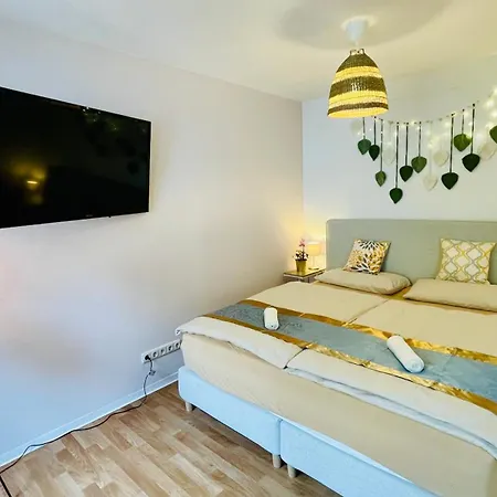 Fewozauber - Dom Suite, Zentral, 7 Pers, 4 Zimmer, Design, Family, Haustier * Schwerin (Mecklenburg-Vorpommern)